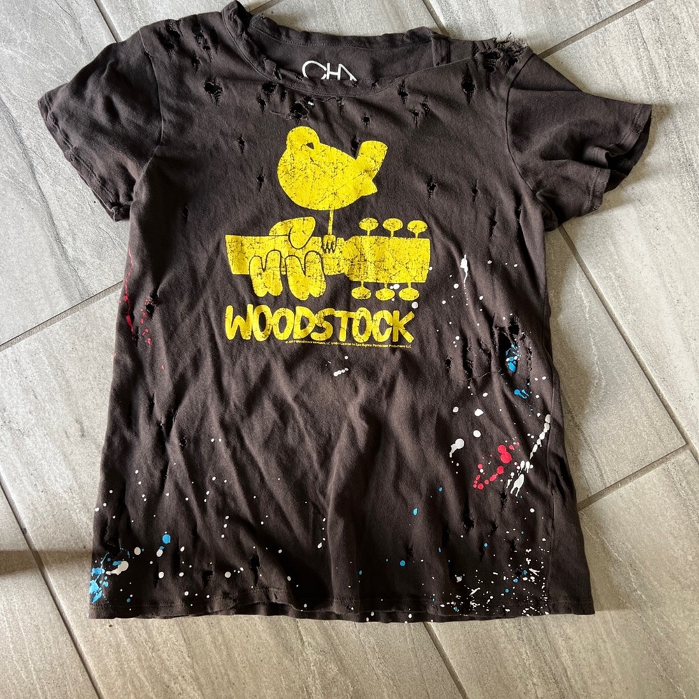 Women’s chaser Woodstock t-shirt size medium